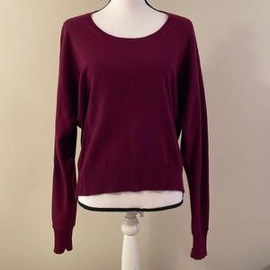 Theory | High/Low Cashmere Scoop Neck Sweater in Burgundy